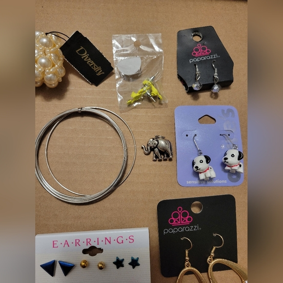 Jewelry Lot Costume Accessory Fashion Bracelets Necklace Earrings - Picture 3 of 5